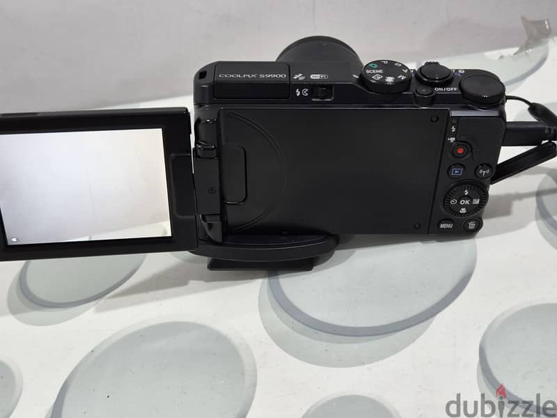 Nikon Coolpix S9900 (30x optical zoom) excellent condition with tripod 8