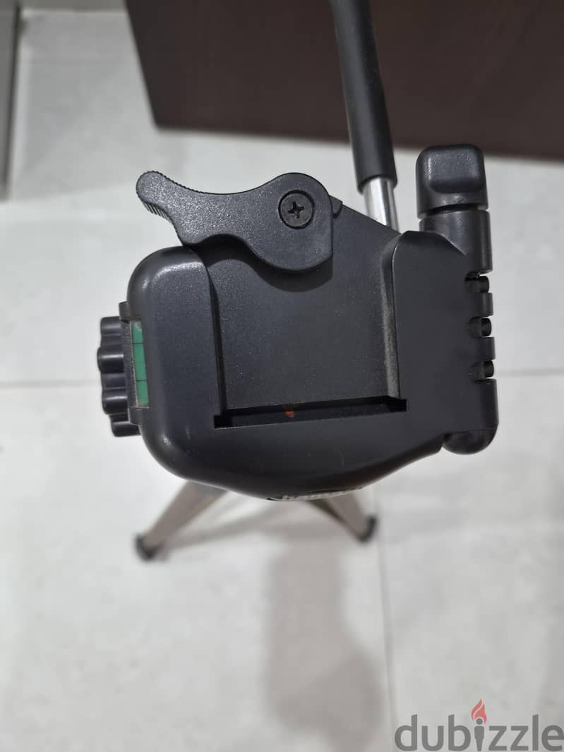 Nikon Coolpix S9900 (30x optical zoom) excellent condition with tripod 11