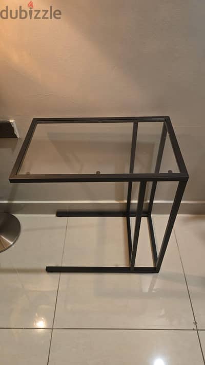 Sofa side table and flower vaz