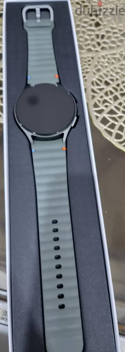 Samsung galaxy watch 7. new. opened but not used