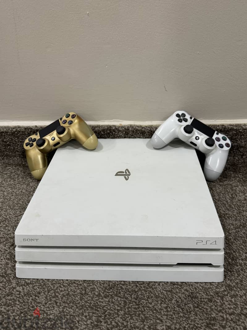 PS4 PRO Glacier White Edition 3