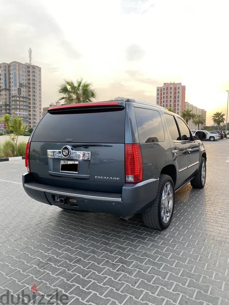 Cadillac Escalade 2008 1