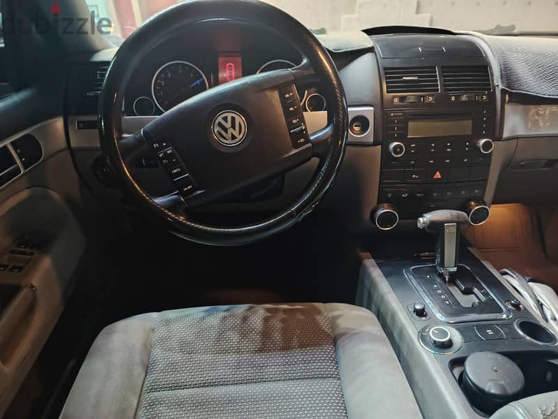 Volkswagen Touareg 2009, engine, gear Ac are fine, passing till July 2