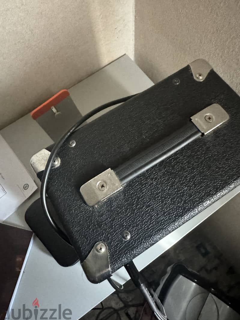 Silvertone SMART III Solid state guitar amplifier for sale 4