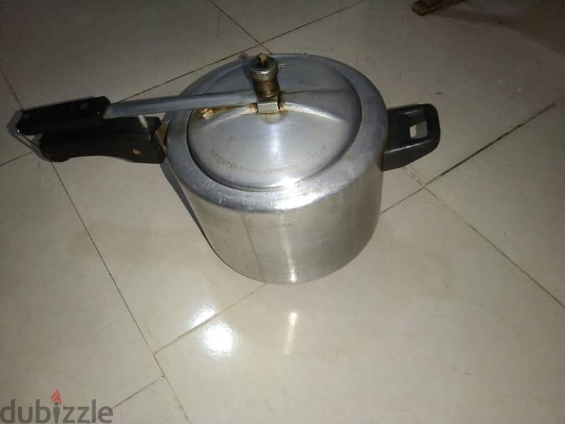 3 pc Pressure cooker 4