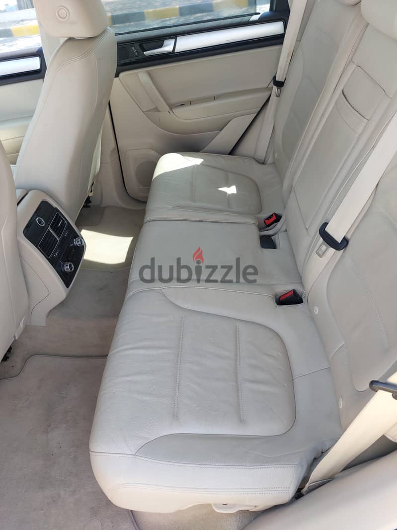 Volkswagen Touareg 2015 excellent condition orginal paint 8