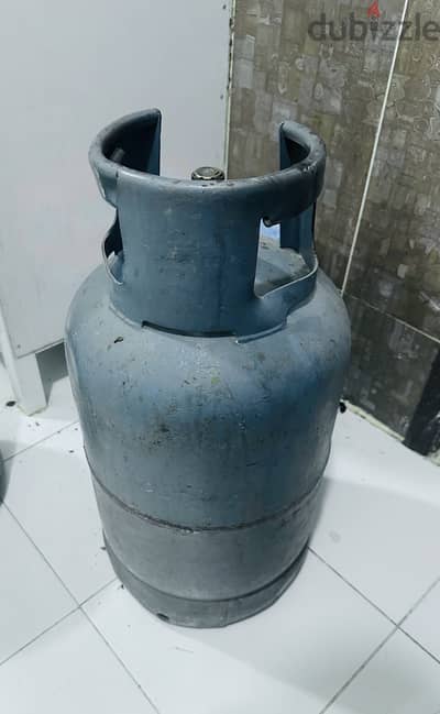 Empty gas cylinder