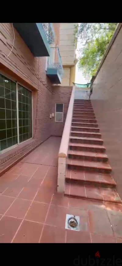 For rent big floor in basement in Surra
