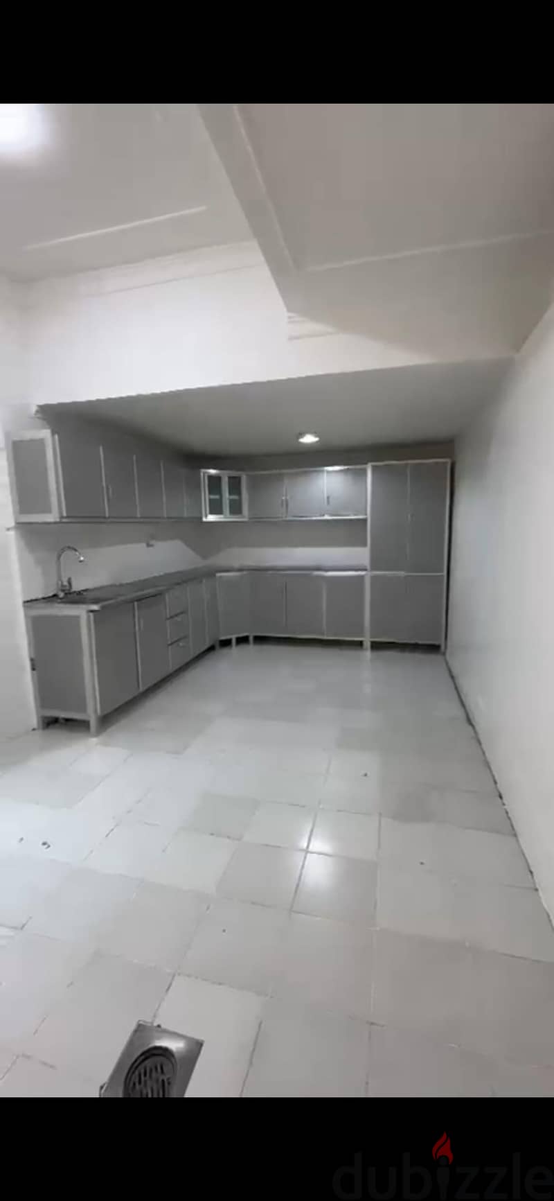 For rent big floor in basement in Surra 5