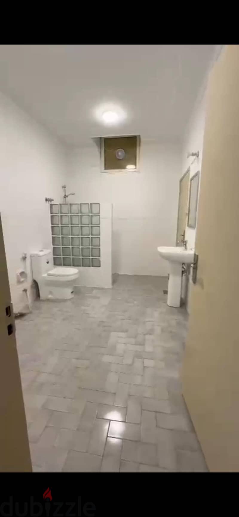 For rent big floor in basement in Surra 10