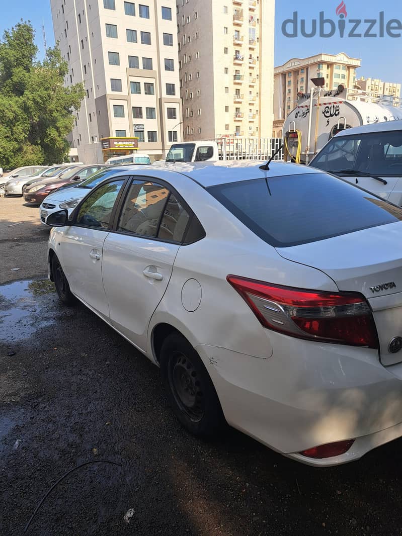 Toyota Yaris 2015 3