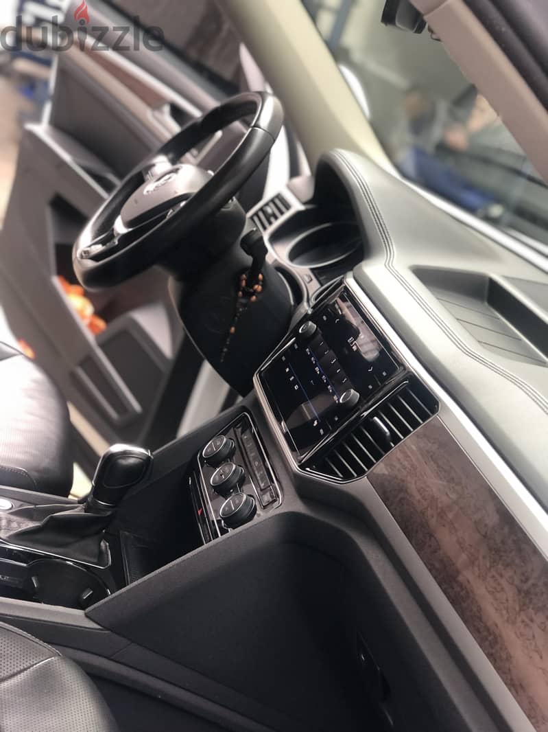 Volkswagen Teramont 2018 SEL R-Line 3.6 L V6 4 Motion 9