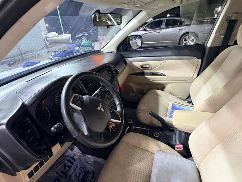 Mitsubishi Outlander 2016 GLS 4/4 13