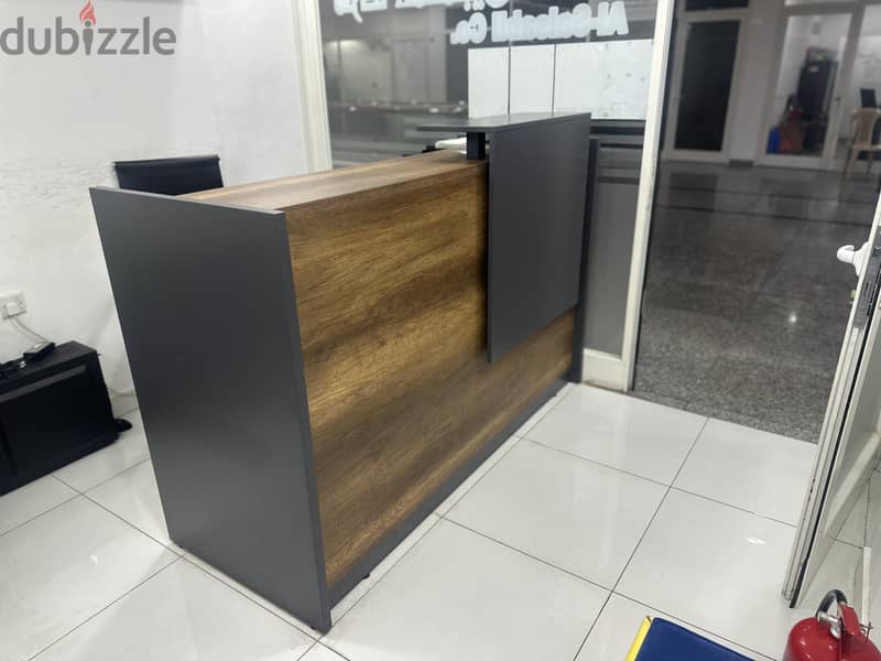 Used reception desk excellent condition 1