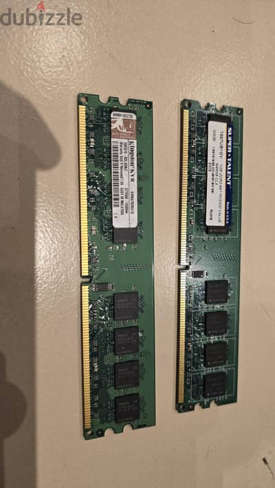 Two 1GB DDR2 SDRAM