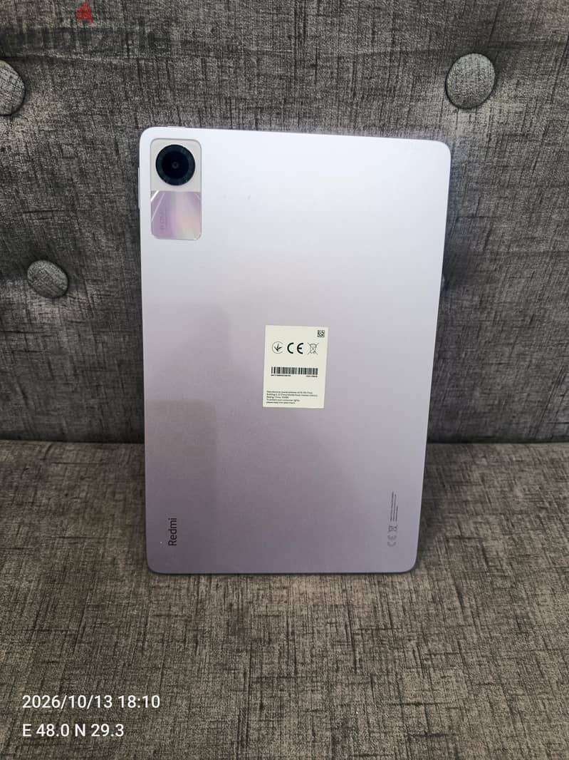 redmi pad se.  8gb 256 gb. all perfect working. wifi 2