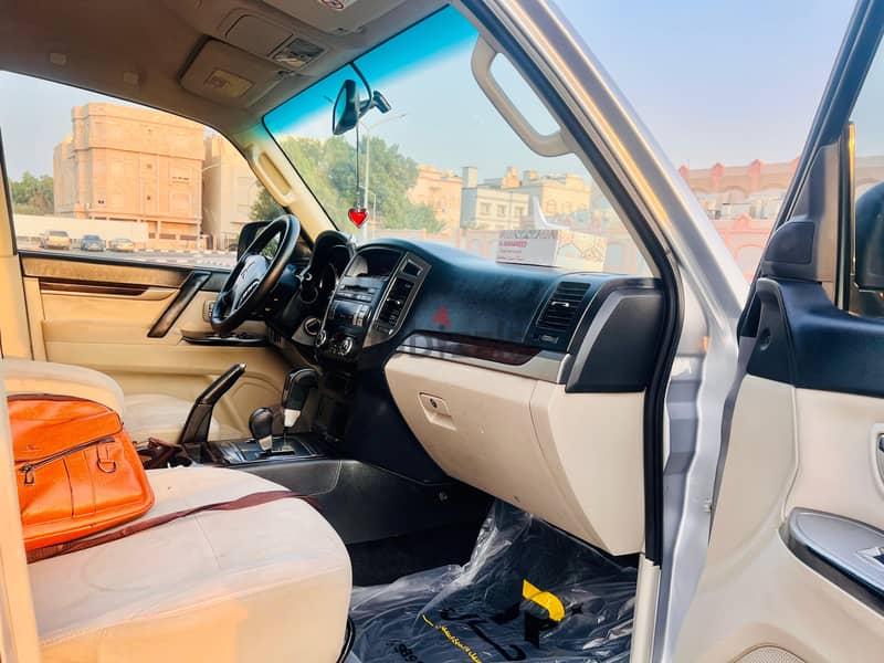 Mitsubishi Pajero 2015 1