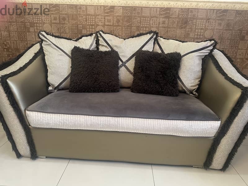 Living room and bedroom 4