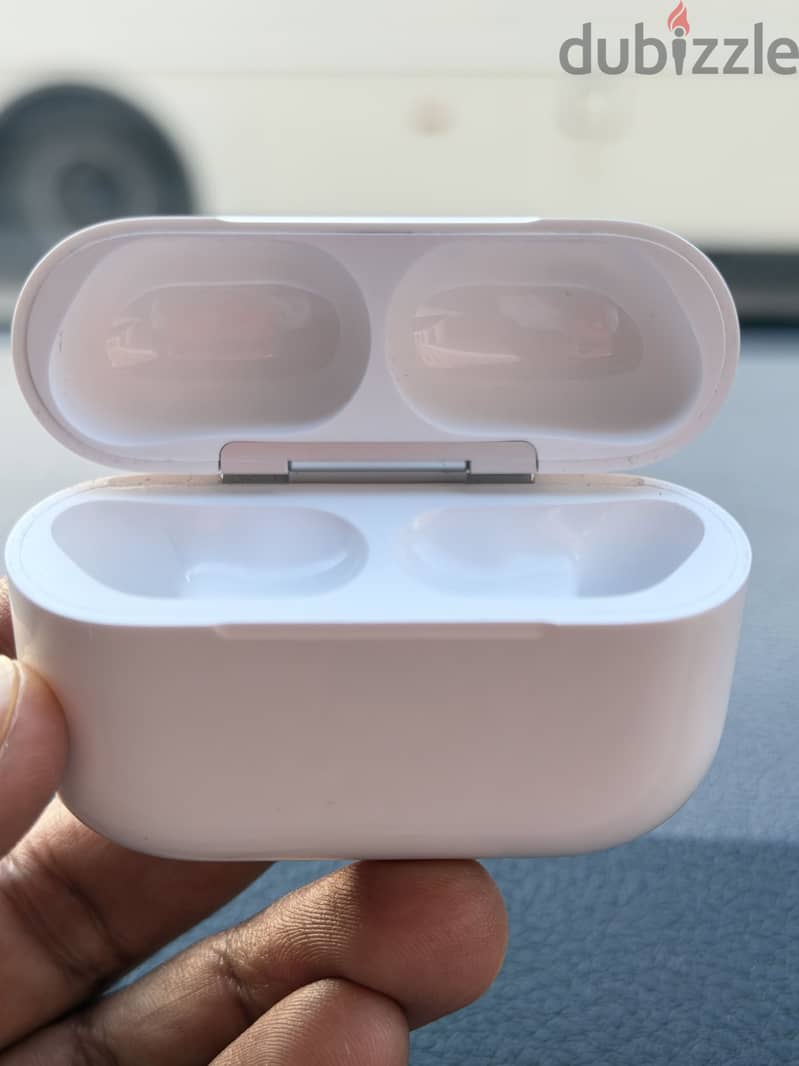 Apple AirPods Pro 3 in 100% Brand New condition 5