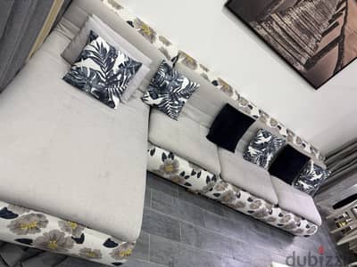 Sofa in fully new condition used little will do discount