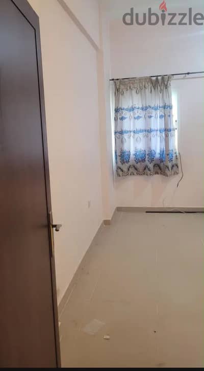 Shared room available at salmiya block 12  available from oct 27