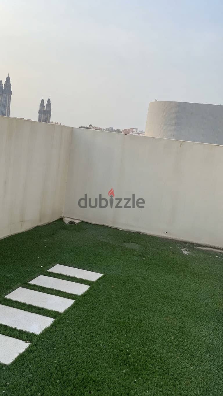 للإيجار شقة في الزهراء 1