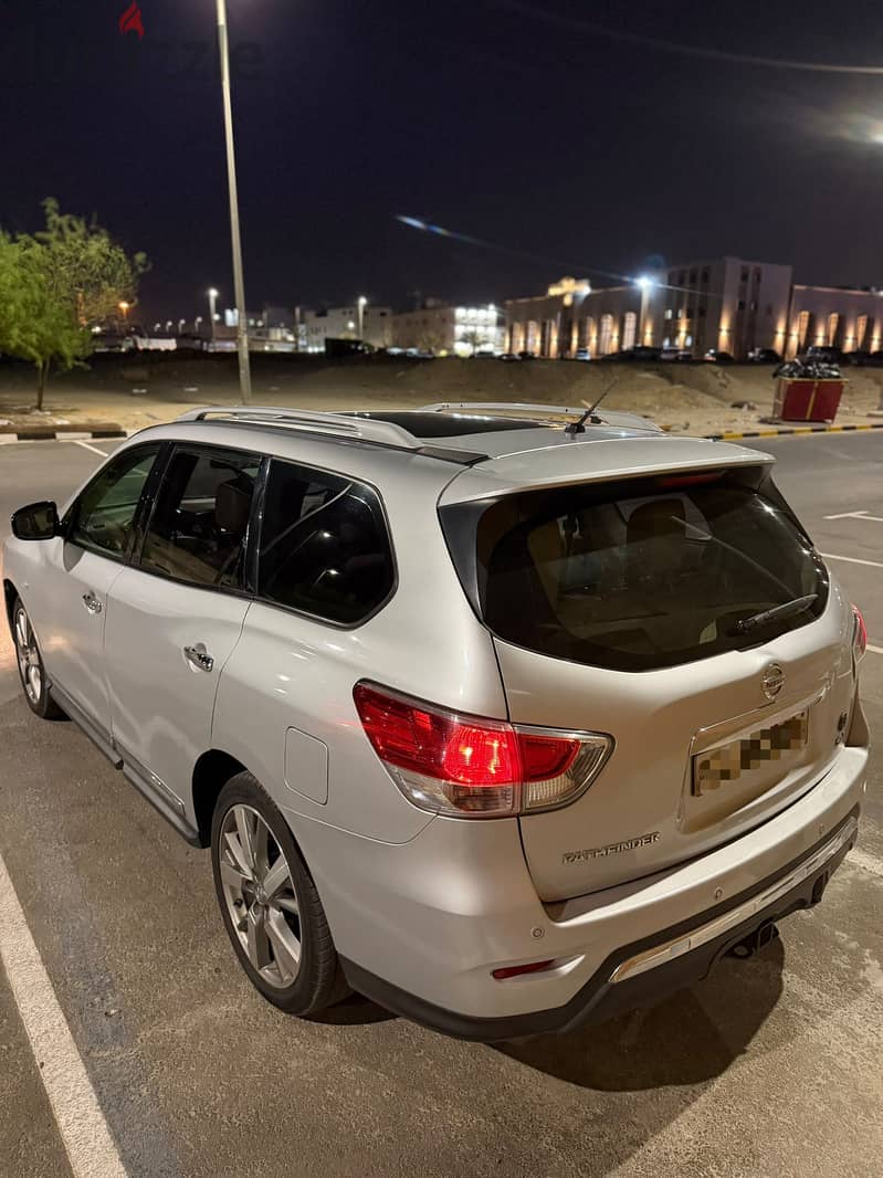 Nissan Pathfinder 2014 full option 4