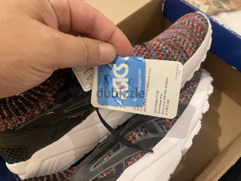 i have few Brand New shoes (never used) 4