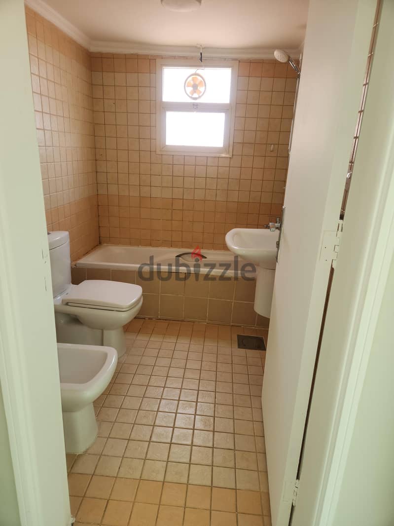 flat for rent only family 4