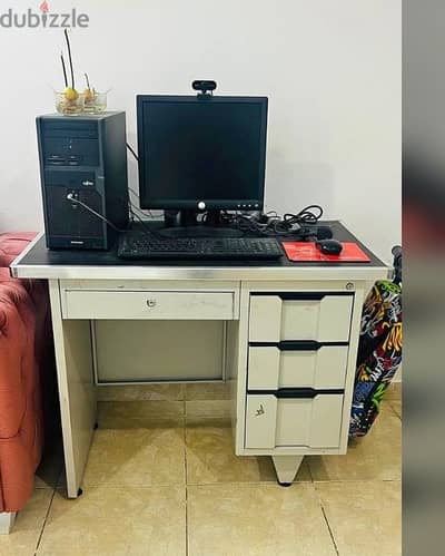 FUJITSU BRAND PC WITH DELL MONITOR