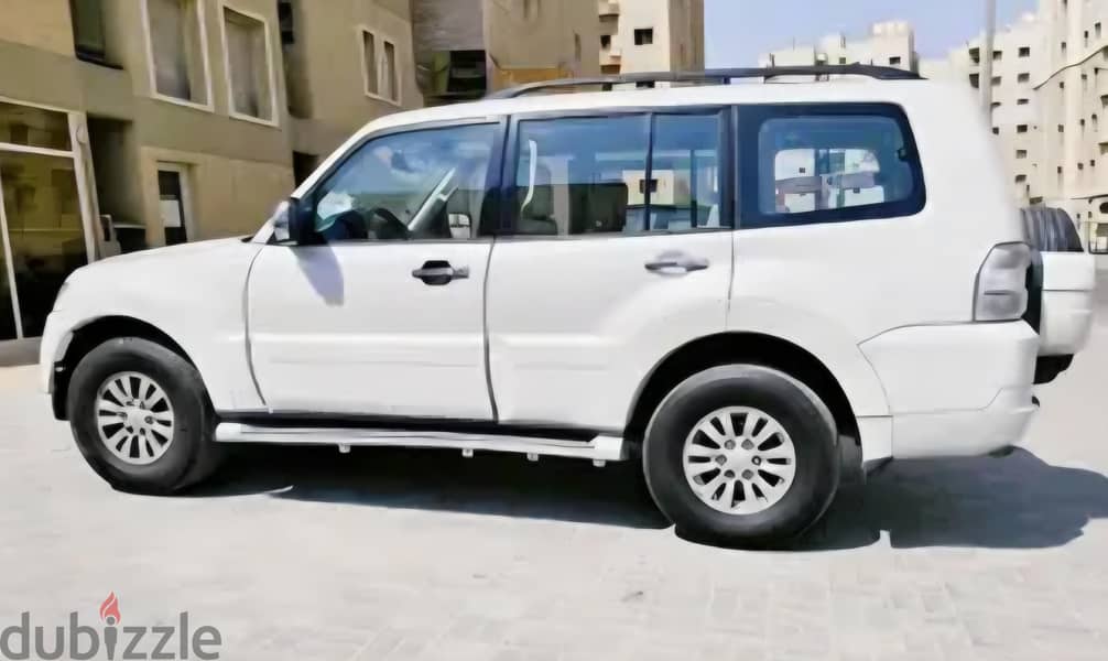 Mitsubishi Pajero 2013 1