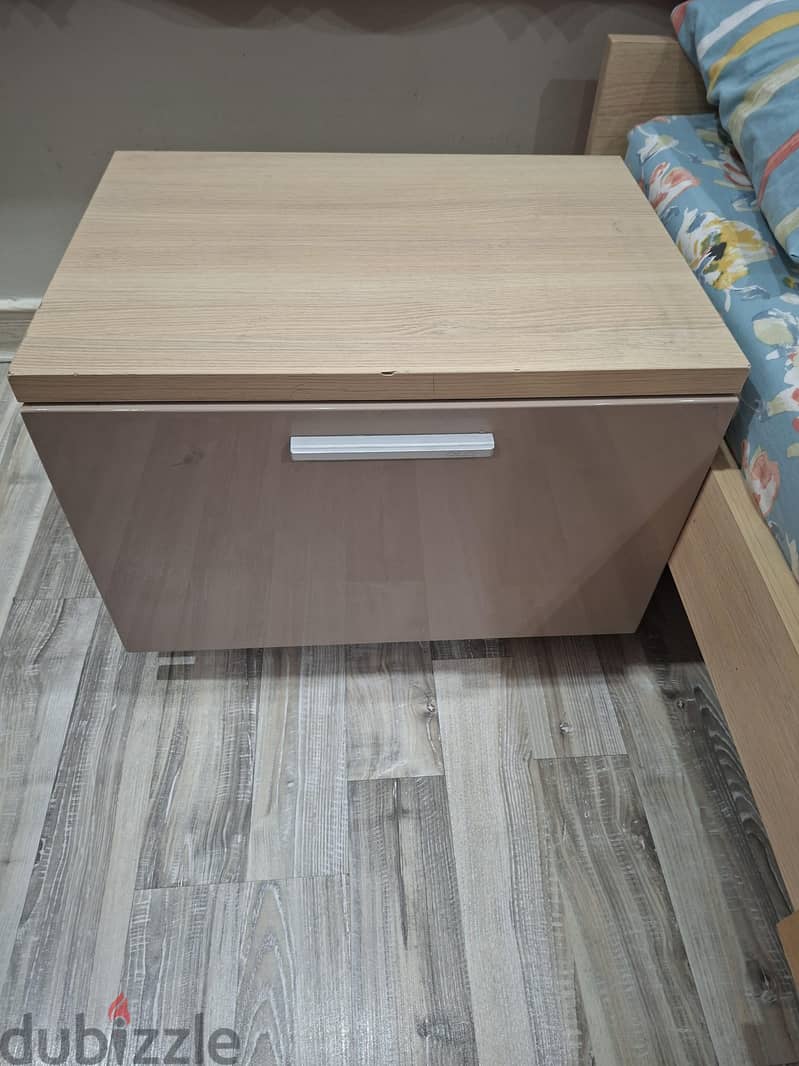 Bed with 2 drawers and matress 3