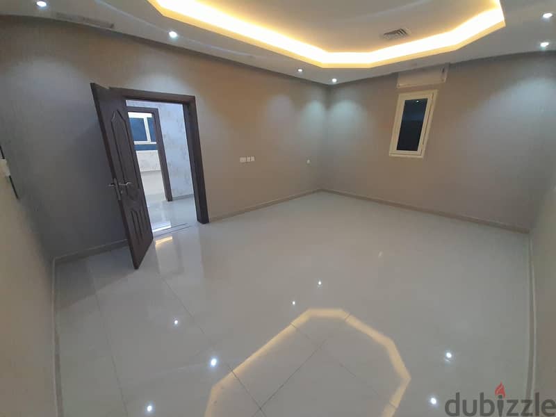 4 Bedrooms Nice Apartment in Sabha Al Ahmad 3