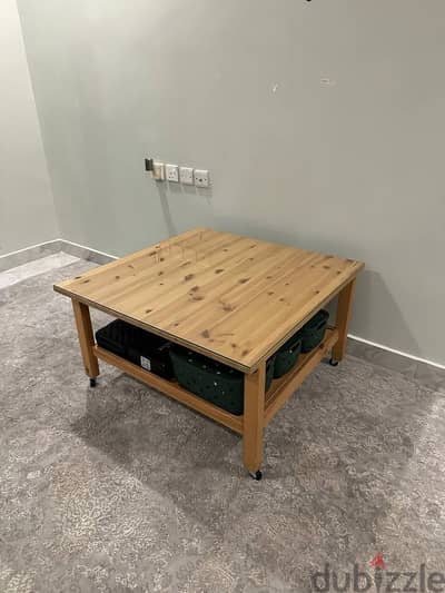 Square Pine Coffee Table with Glass Top & Wheels — 90x90cm