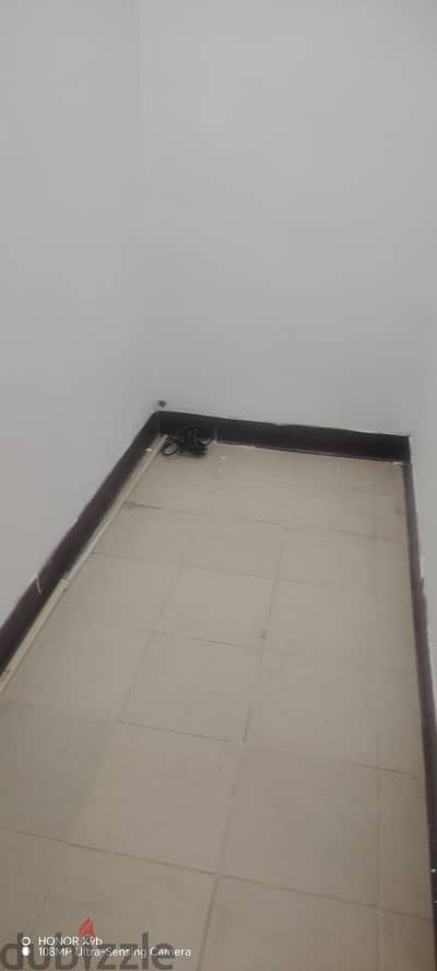 small room HAWALLY bolck 9 hawally only lady