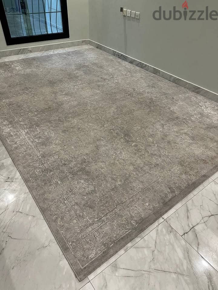 Large Dense Floral Area Rug — 310x250cm, Grey 1