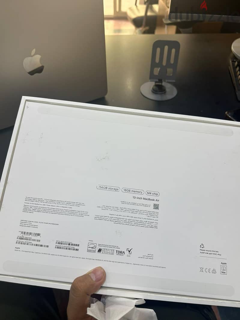 MacBook Air M4  Ram 16Gb  storage 256GB Recycle 12 Battery health 100 1