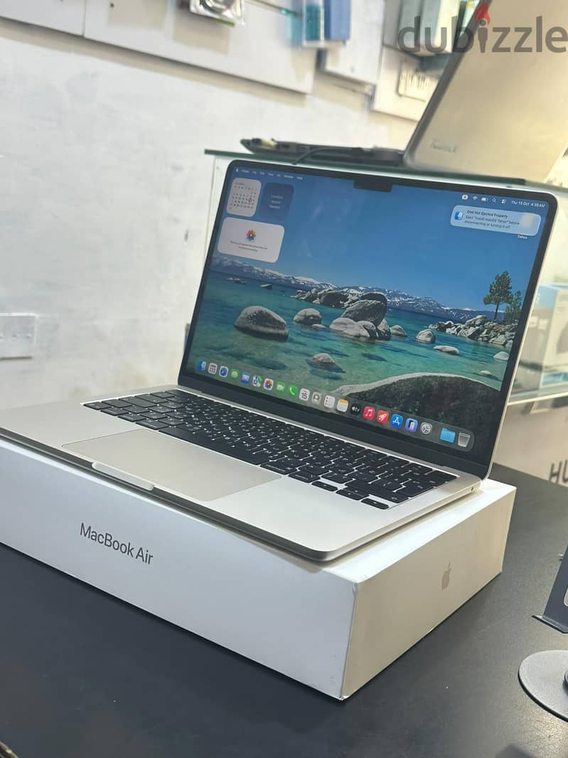 MacBook Air M4  Ram 16Gb  storage 256GB Recycle 12 Battery health 100 7