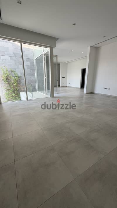 3 Master Bedroom Floor in Rawda