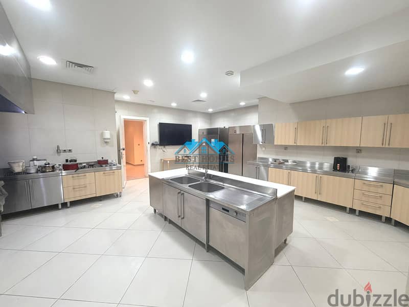 VVIP 5 Master Bedroom Luxury Villa - Private Pool & Garden in Mishref 17