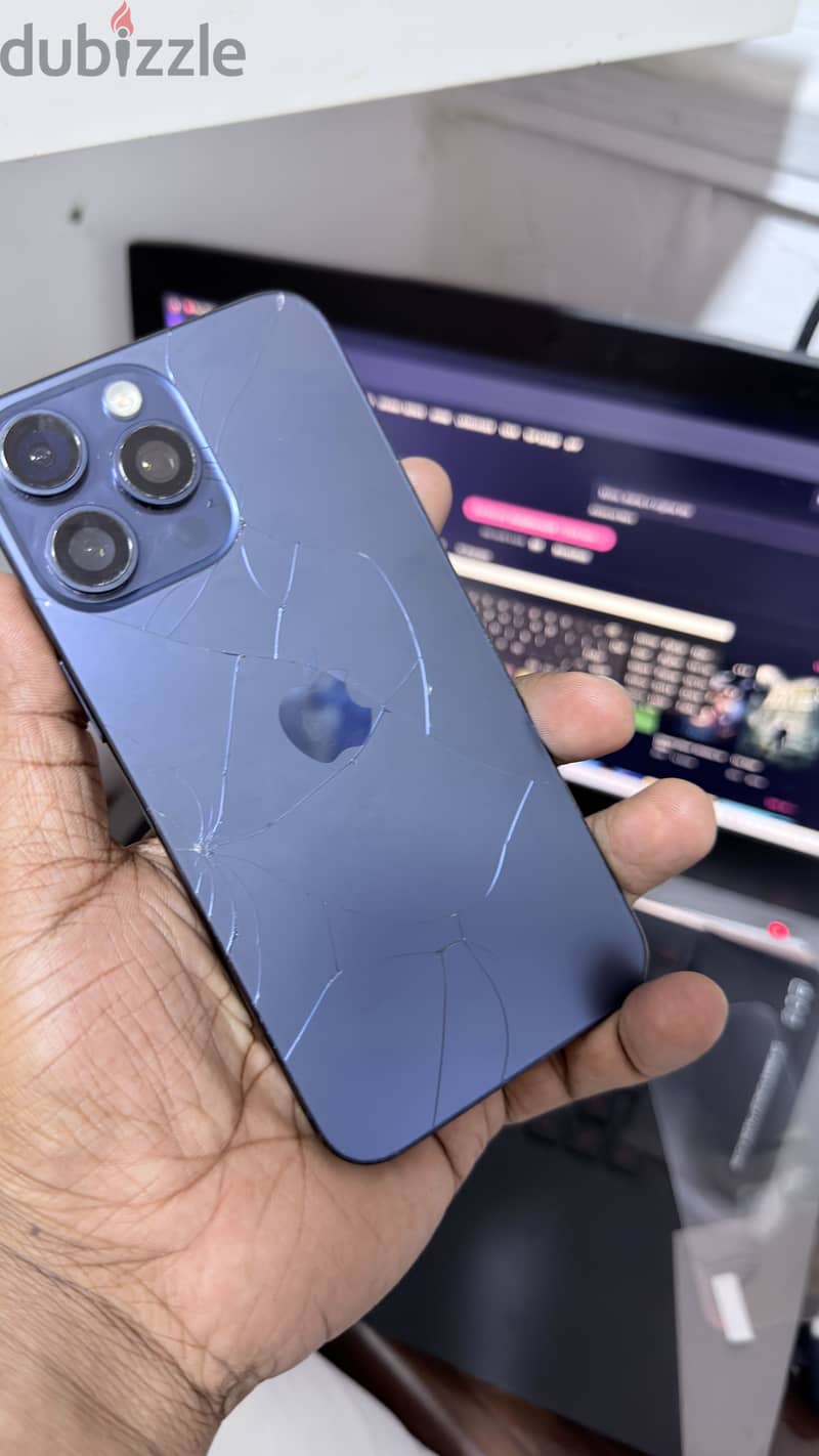 Apple - iPhone 15 Pro Max 2