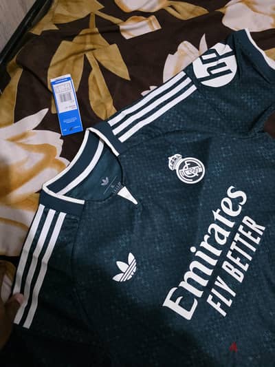Real Madrid Authentic Quality 2nd kit