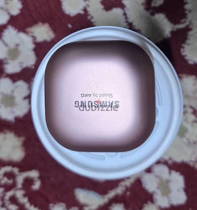 1pc 15kd.  Samsung galaxy buds live and por