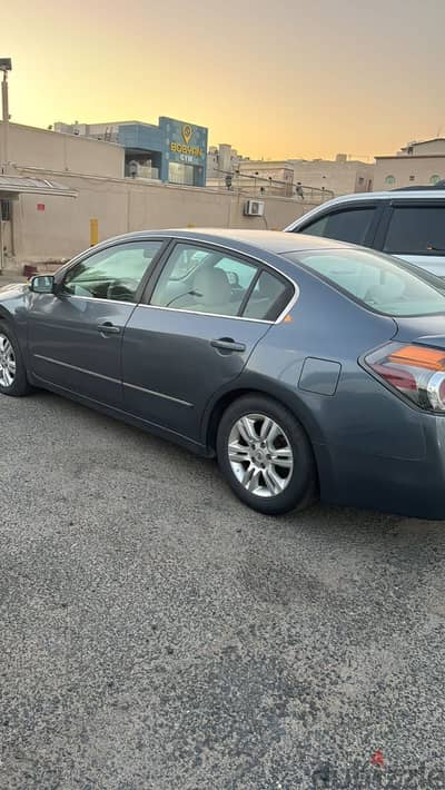 Nissan Altima 2010