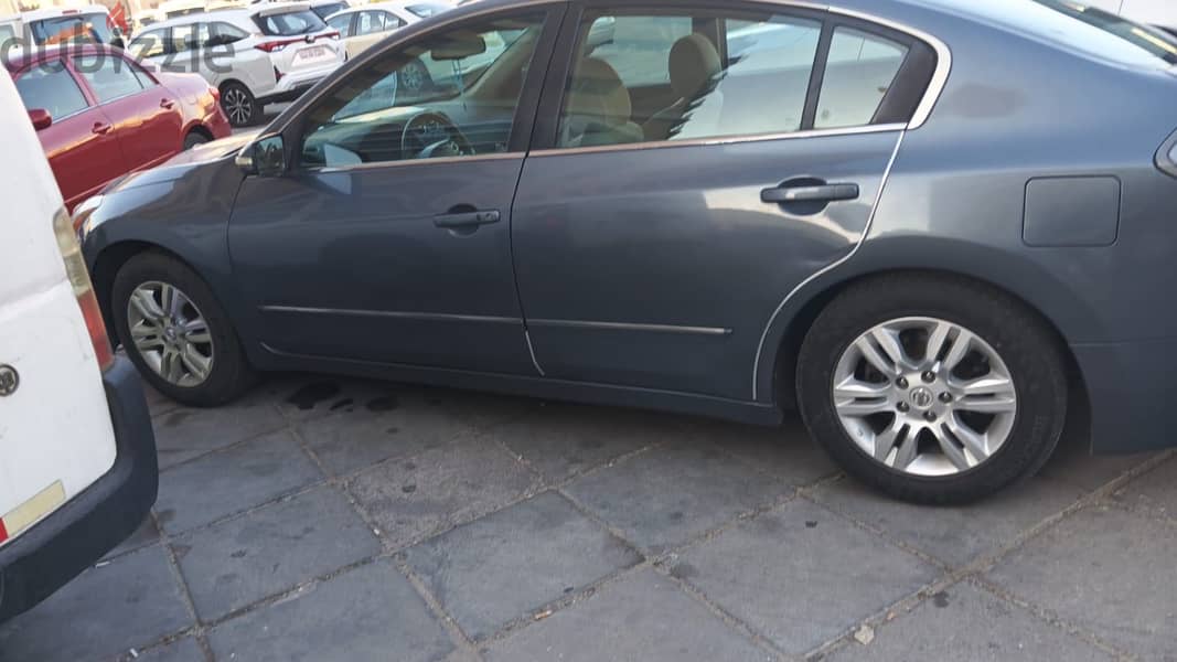 Nissan Altima 2010 3