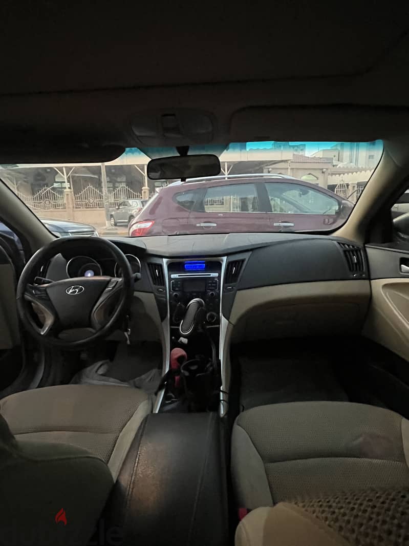 Hyundai Sonata 2011 1
