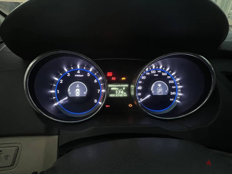Hyundai Sonata 2011 5
