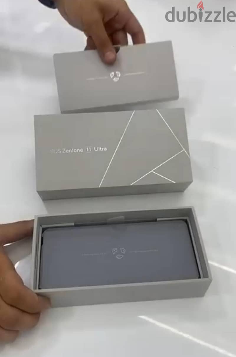 ASUS ZenFone 11 new condition 1