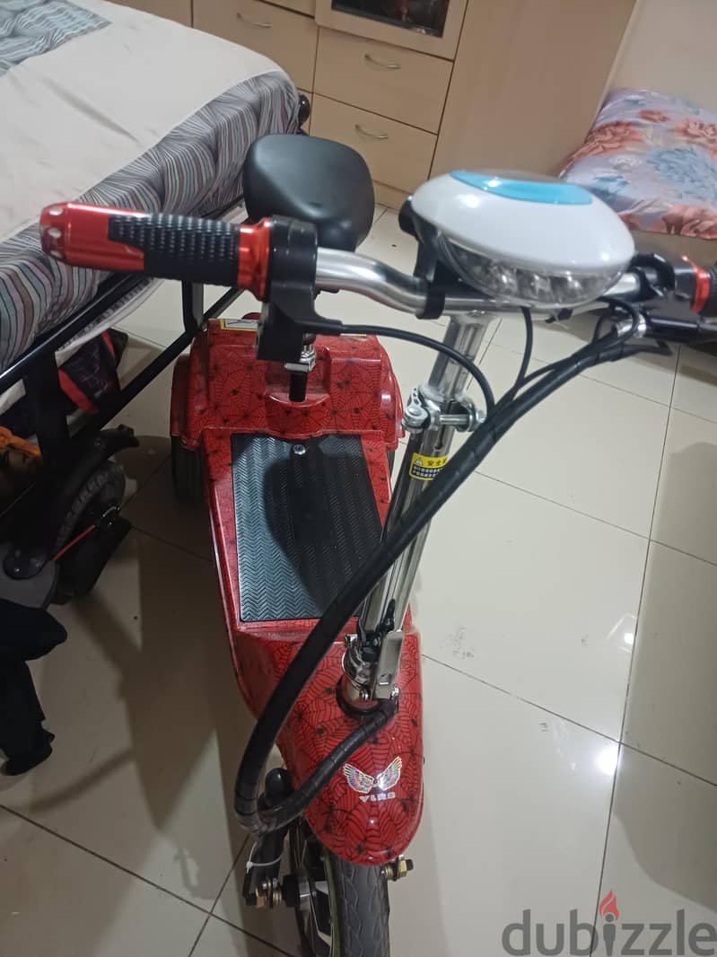 3 powerful battery + 3 gares electric scouter with orignl charger 1