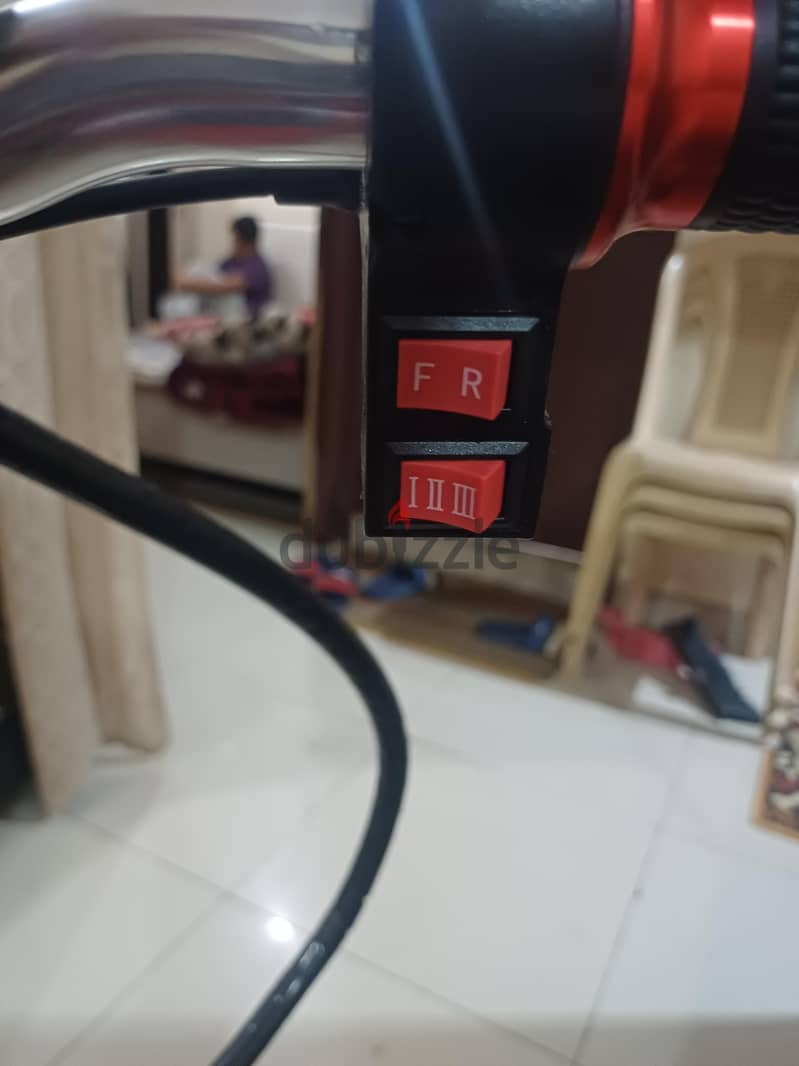 3 powerful battery + 3 gares electric scouter with orignl charger 4